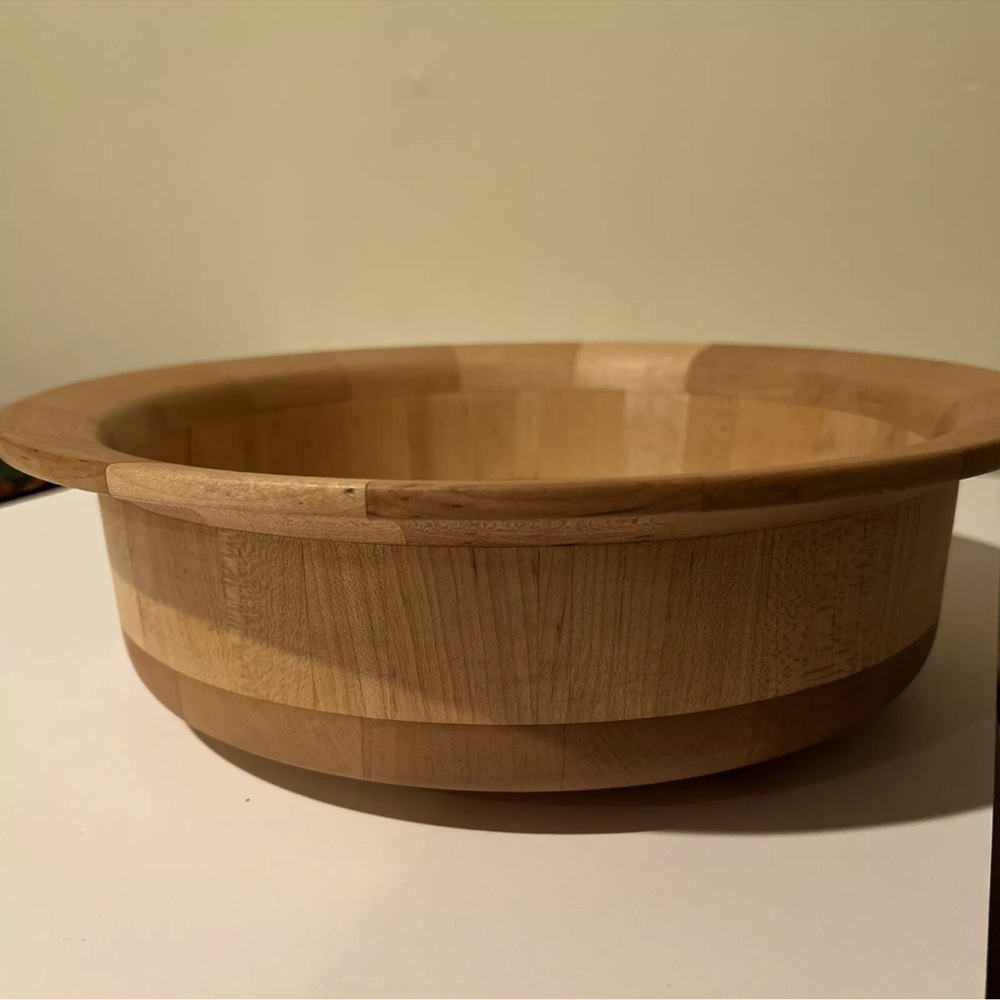 ARTIST SIGNED FINE QUALITY TURNED  WOOD SALAD BOWL DD